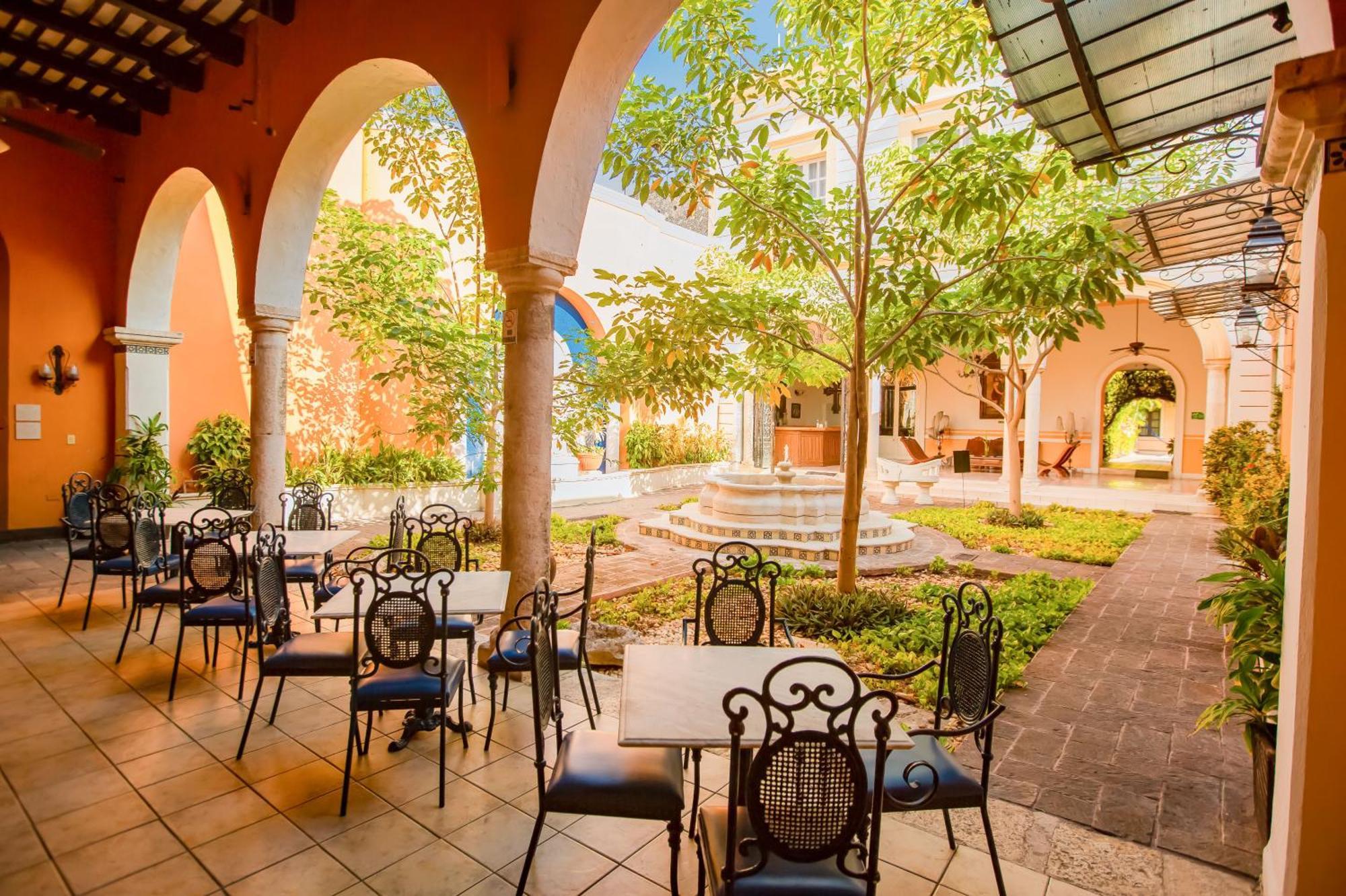 Hotel Boutique La Mision De Fray Diego (Adults Only) Merida Bagian luar foto