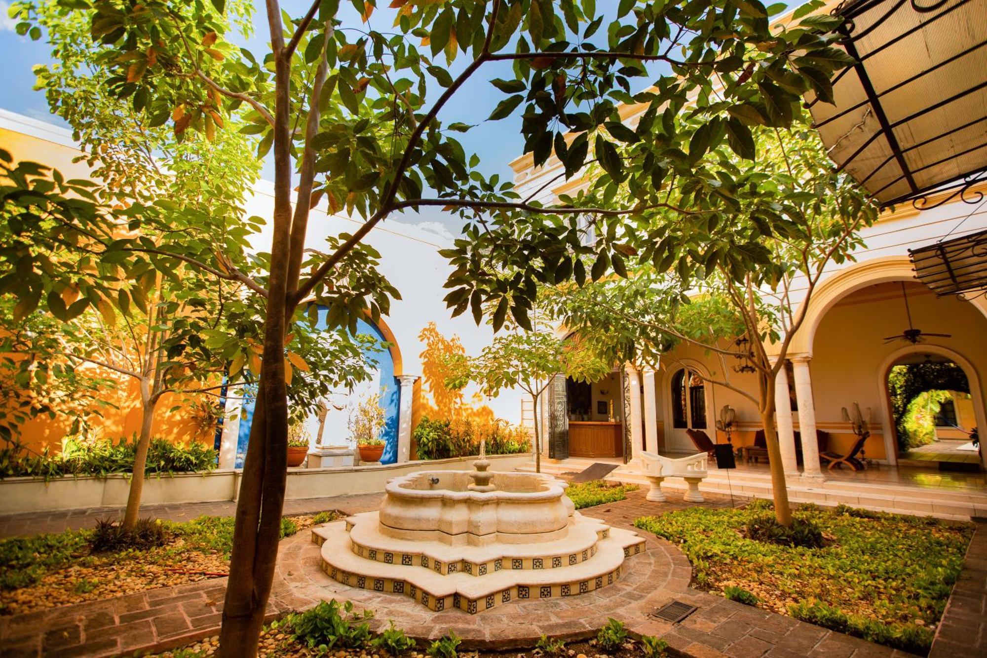 Hotel Boutique La Mision De Fray Diego (Adults Only) Merida Bagian luar foto