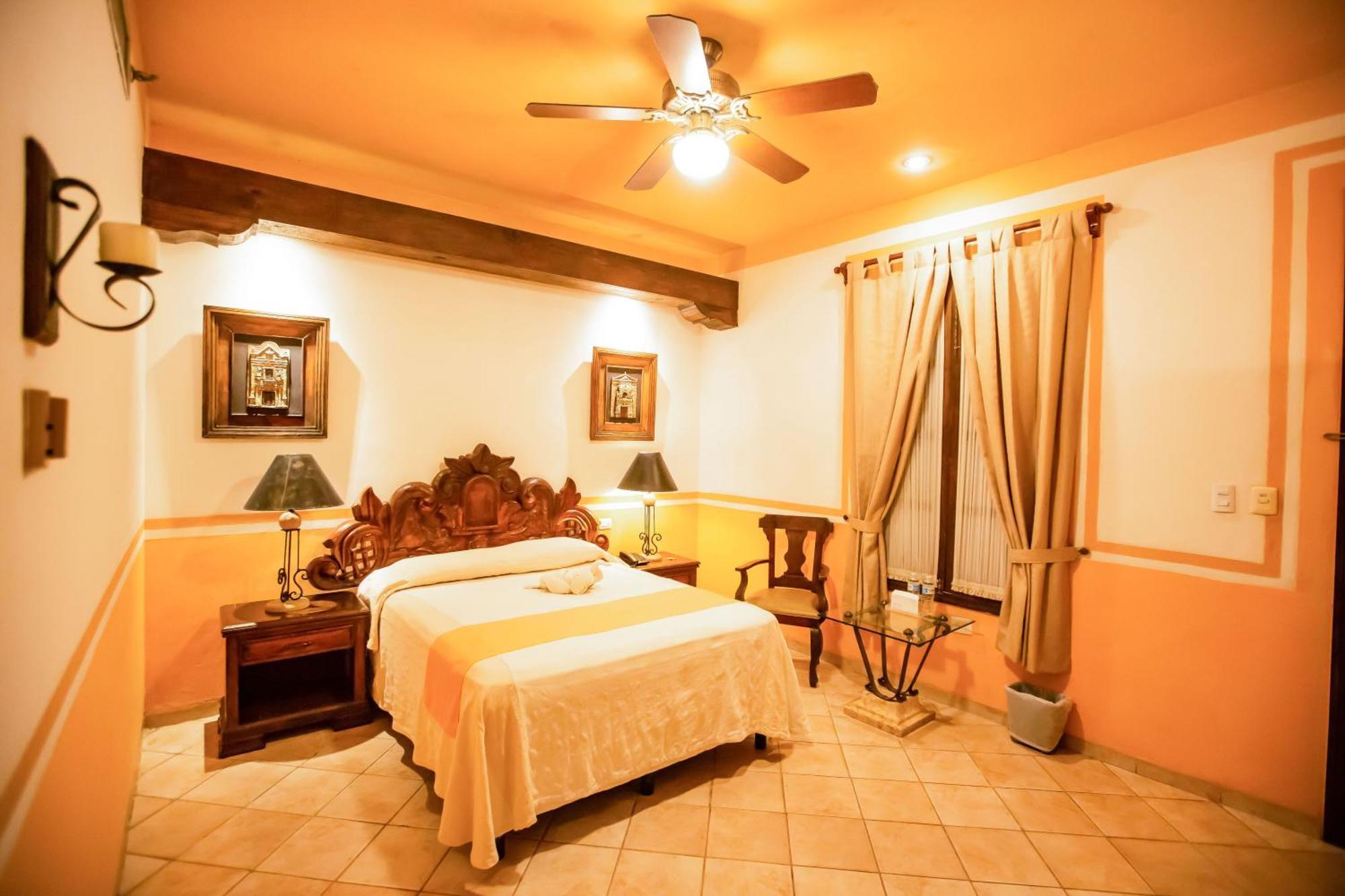 Hotel Boutique La Mision De Fray Diego (Adults Only) Merida Bagian luar foto