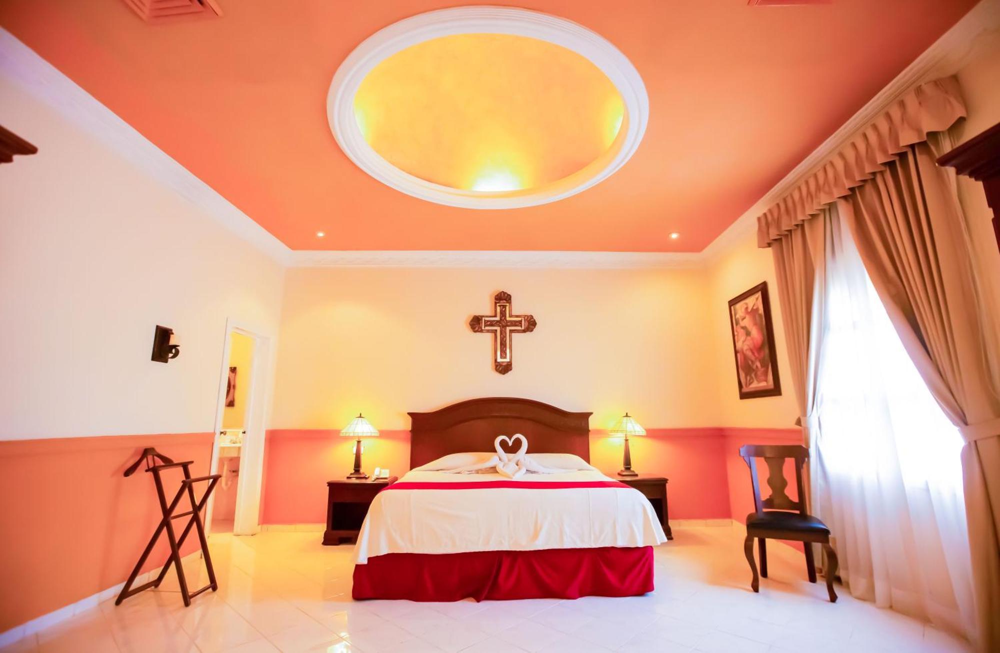 Hotel Boutique La Mision De Fray Diego (Adults Only) Merida Bagian luar foto
